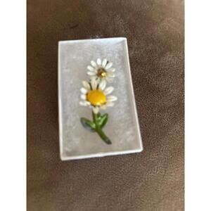 Vintage Fanciful Double Daisy Pin.